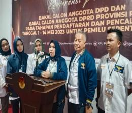 Partai Garuda Riau resmi mendaftarkan 65 nama bakal calon legislatif untuk DPRD Riau (foto/rinai-halloriau)